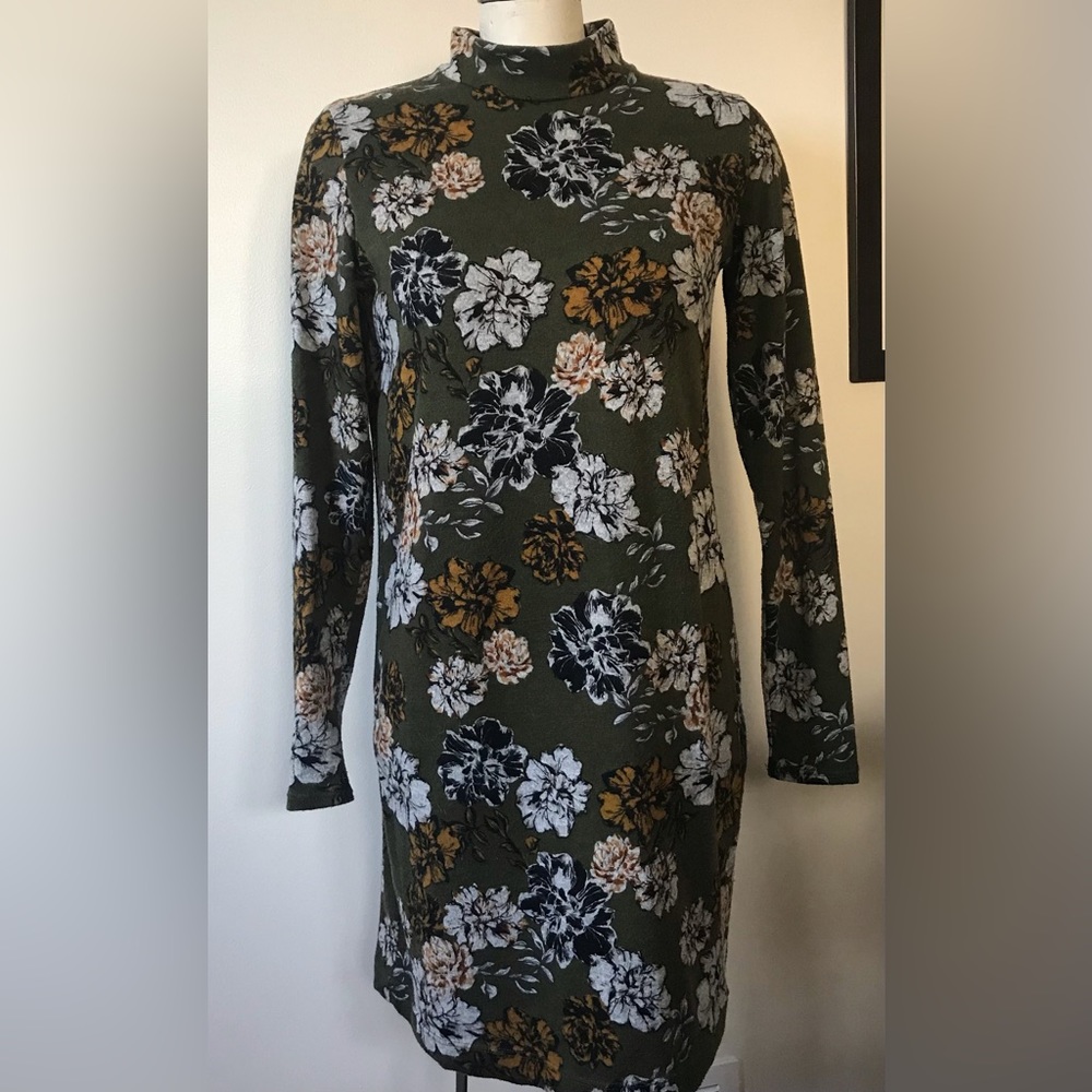 Flowered Dress - Size Medium